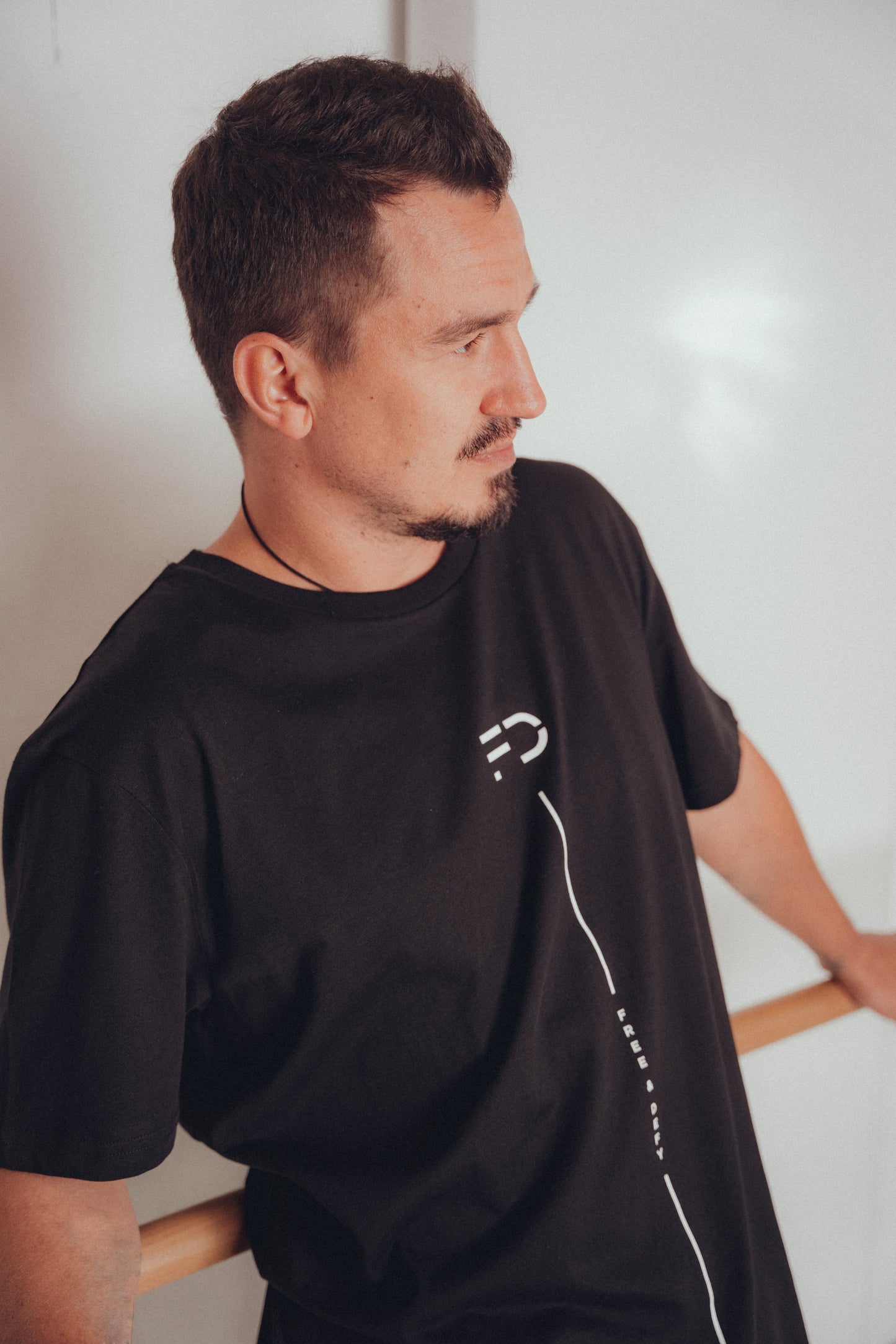 MEN T-SHIRT - BLACK - MOTSI MABUSE TANZSCHULE