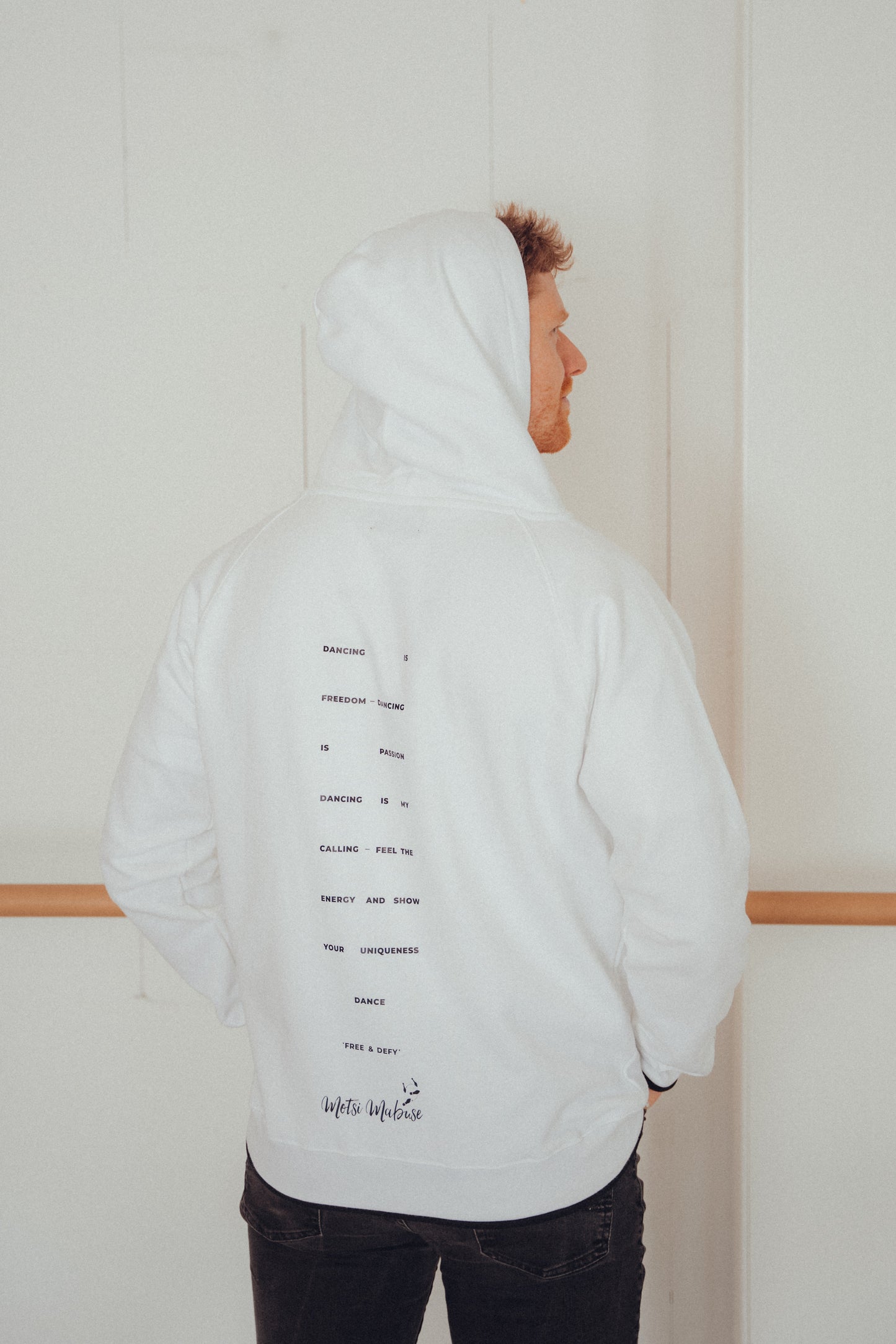MEN HOODIE - WHITE - MOTSI MABUSE TANZSCHULE