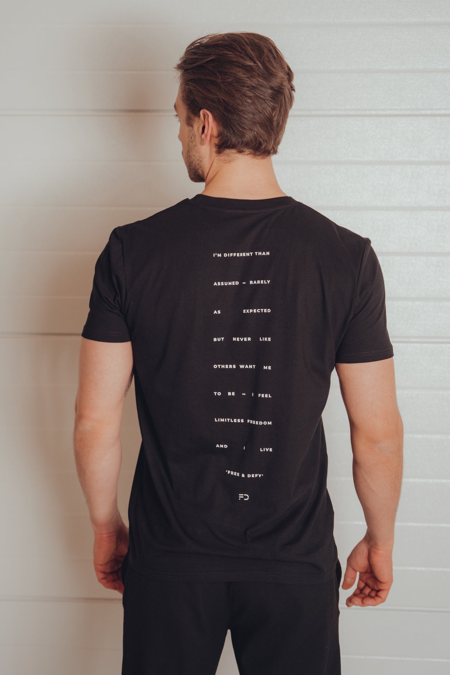MEN T-SHIRT - BLACK