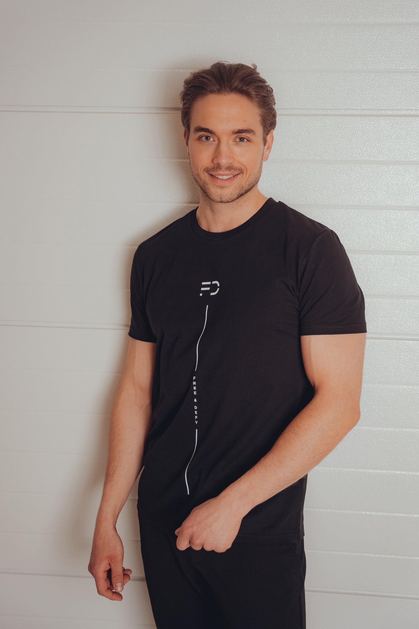 MEN T-SHIRT - BLACK
