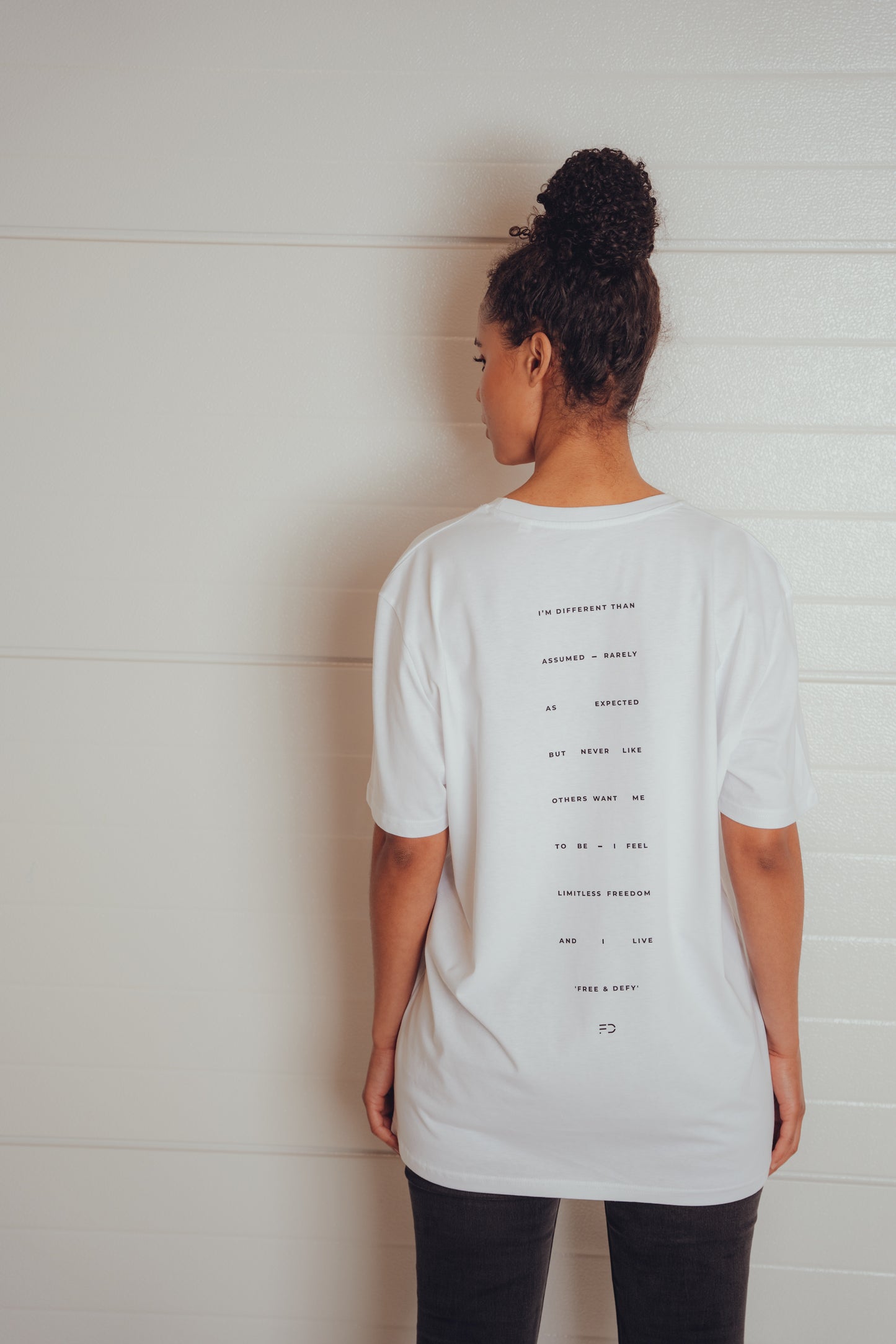 WOMEN T-SHIRT - WHITE OVERSIZE