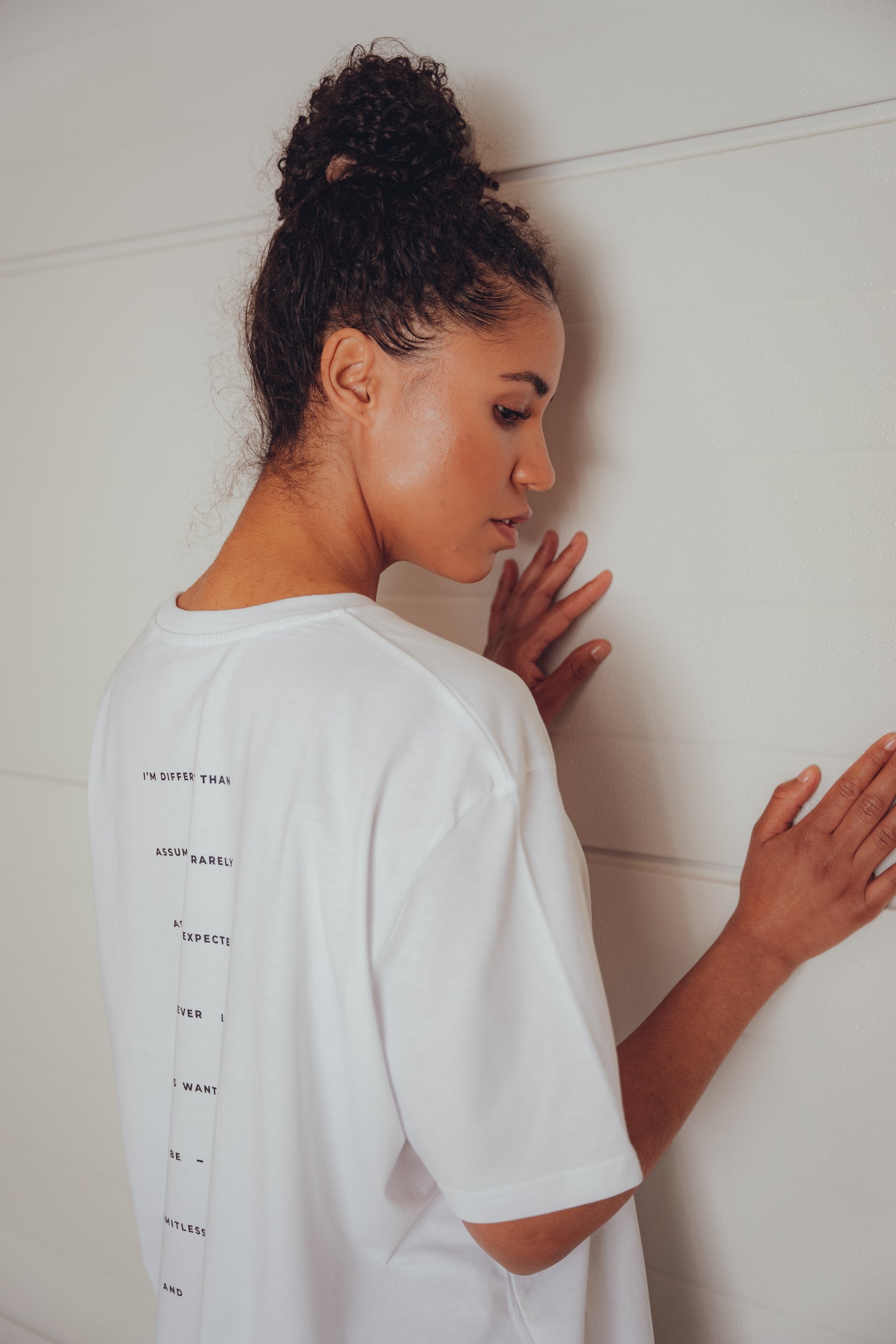 WOMEN T-SHIRT - WHITE OVERSIZE