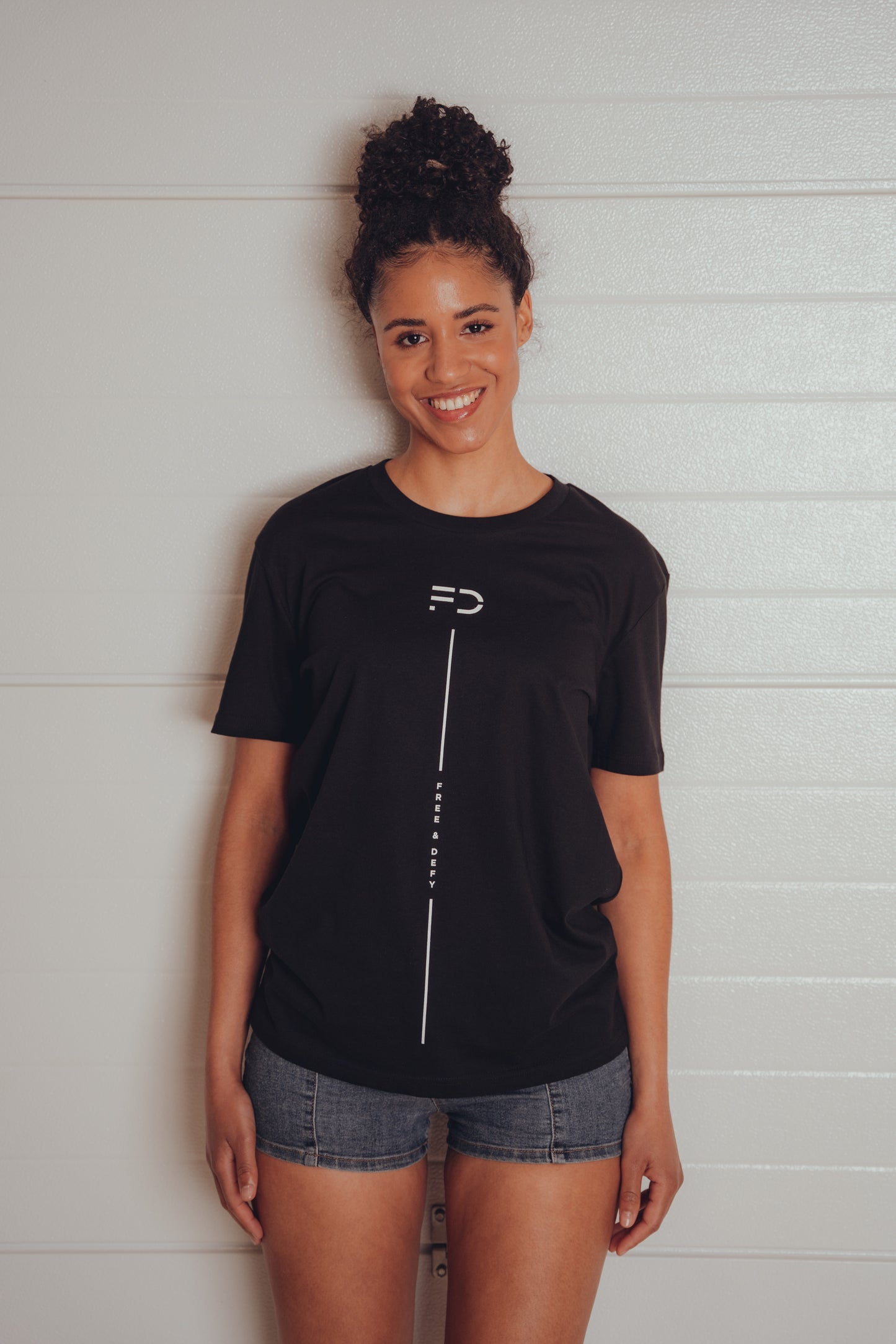 WOMEN T-SHIRT - BLACK REGULAR