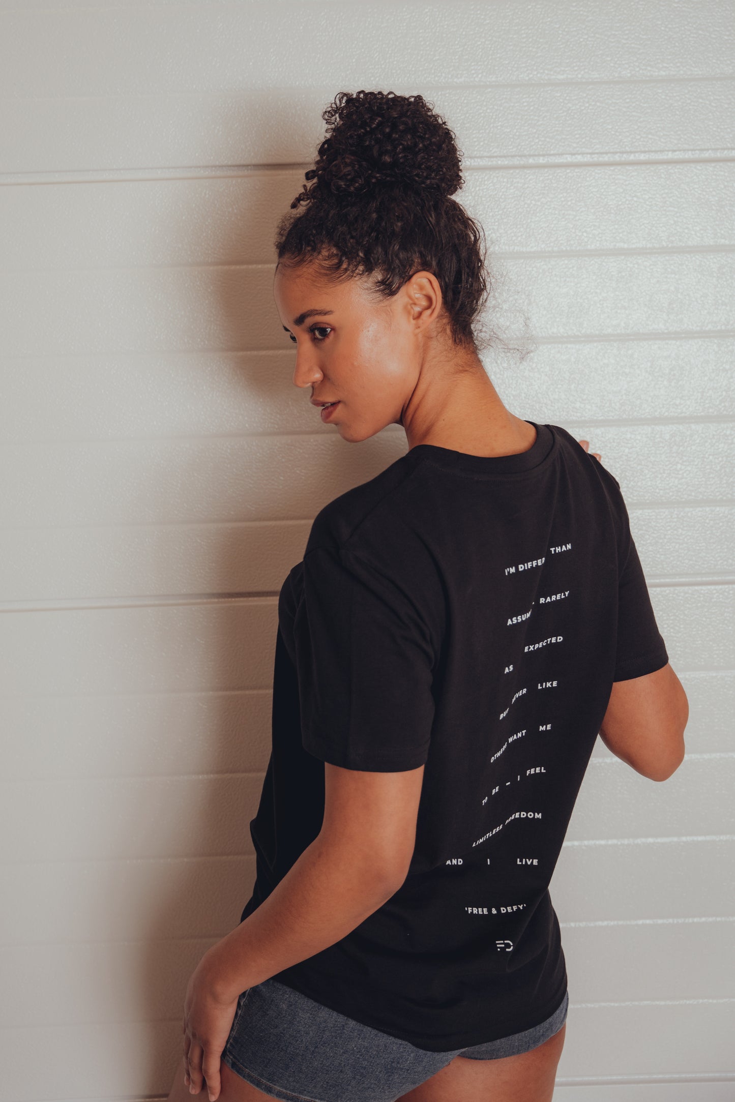 WOMEN T-SHIRT - BLACK REGULAR