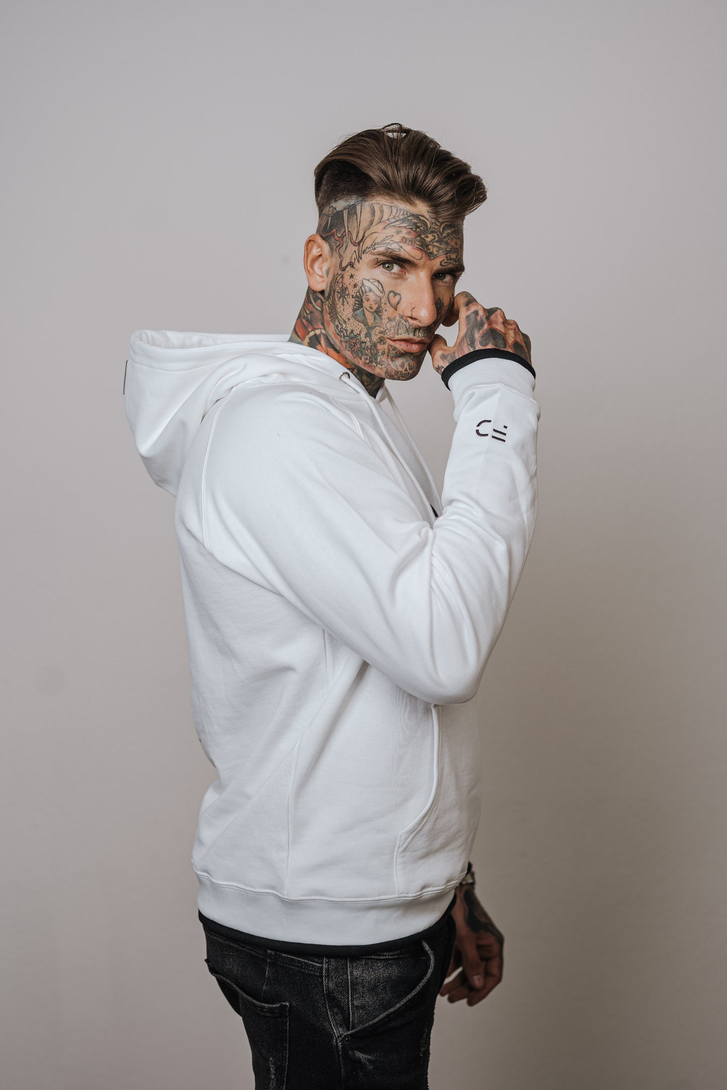 MEN HOODIE - WHITE REGULAR