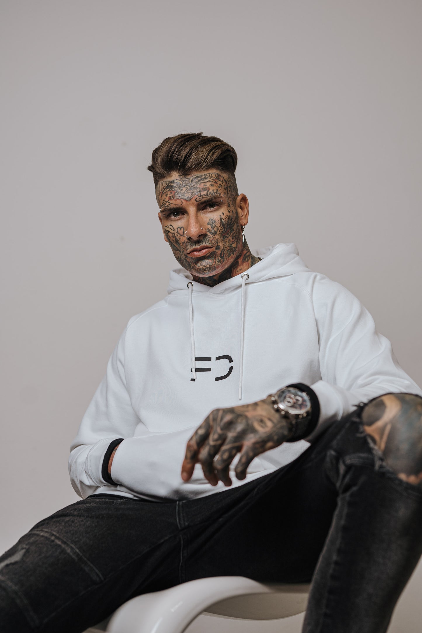 MEN HOODIE - WHITE REGULAR