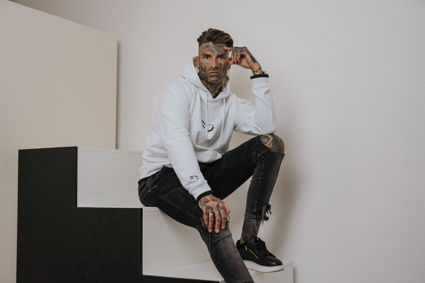 MEN HOODIE - WHITE OVERSIZE (W&R)