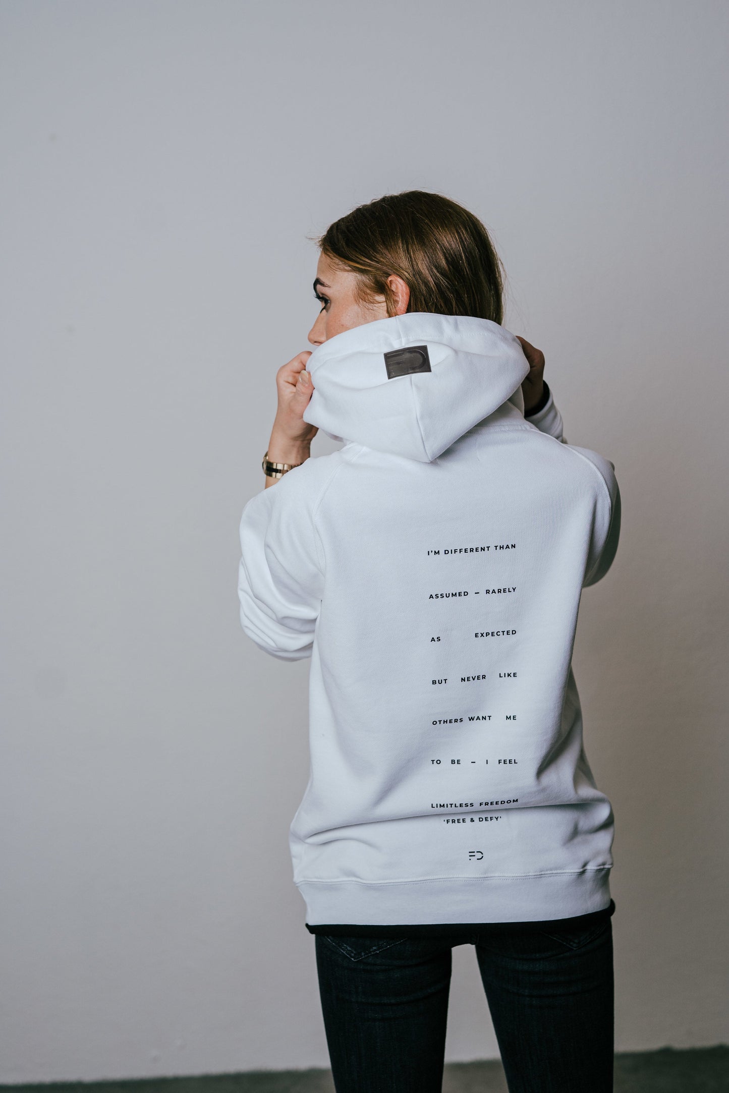 WOMEN HOODIE - WHITE OVERSIZE (W&R)