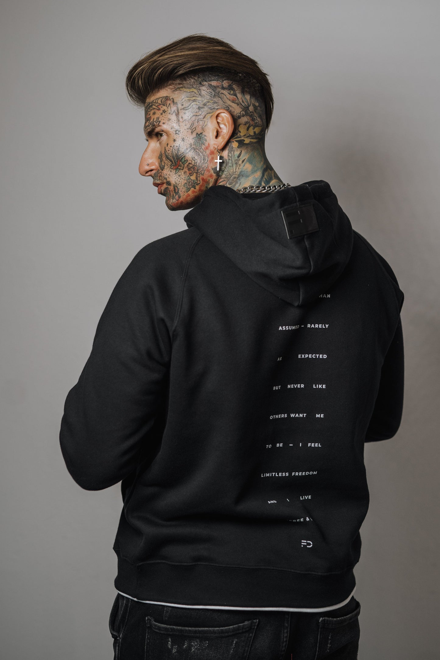 MEN HOODIE - BLACK REGULAR (W&R)
